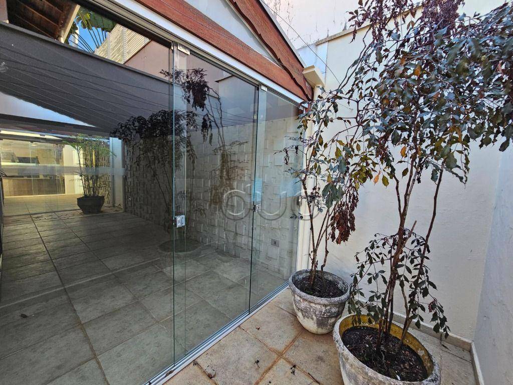 Casa de Condomínio para alugar com 3 quartos, 390m² - Foto 24