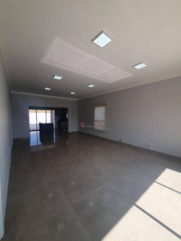 Casa de Condomínio para alugar com 3 quartos, 219m² - Foto 18