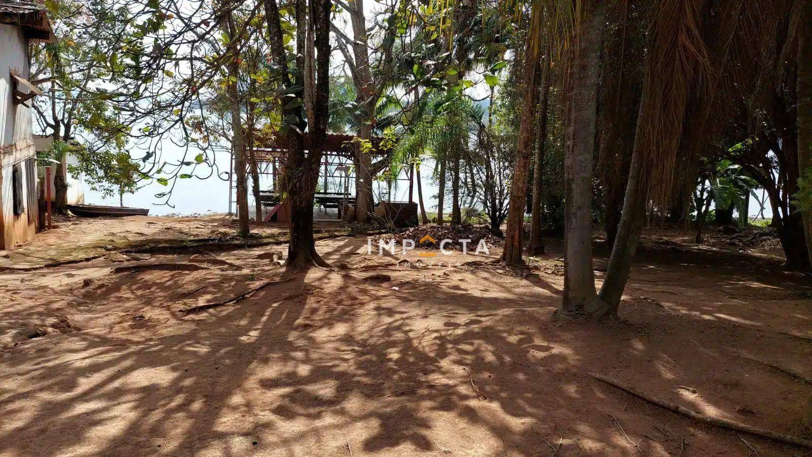 Chácara à venda com 3 quartos, 200m² - Foto 1