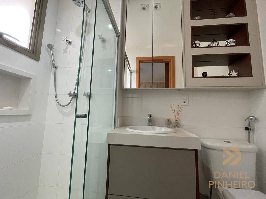 Apartamento à venda com 3 quartos, 122m² - Foto 17