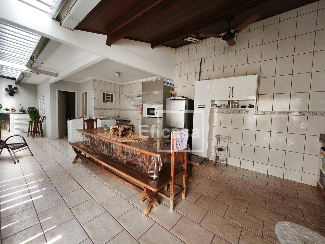 Casa, 3 quartos, 220 m² - Foto 17