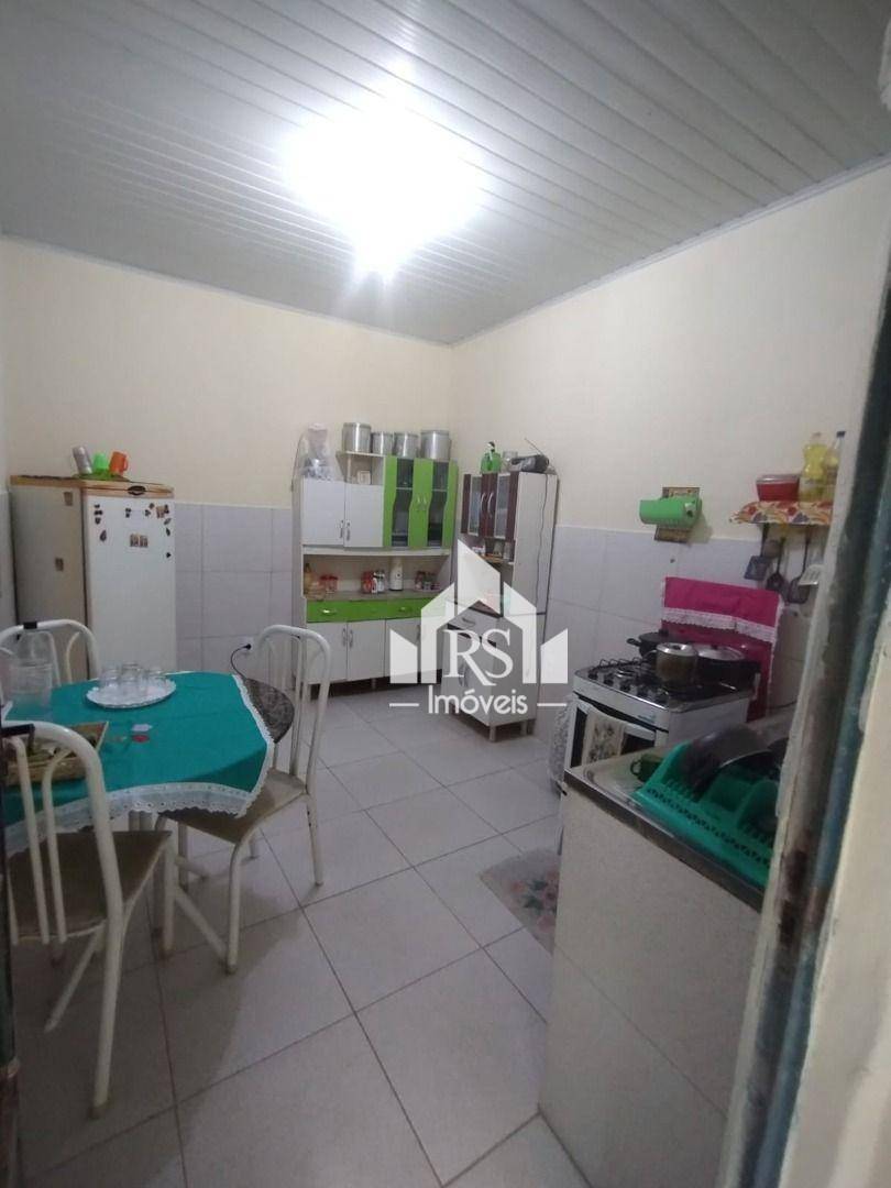 Casa à venda com 3 quartos, 60m² - Foto 12