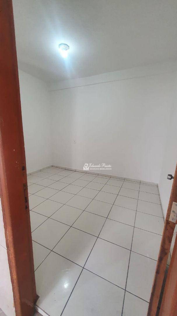 Casa para alugar com 2 quartos, 175m² - Foto 9