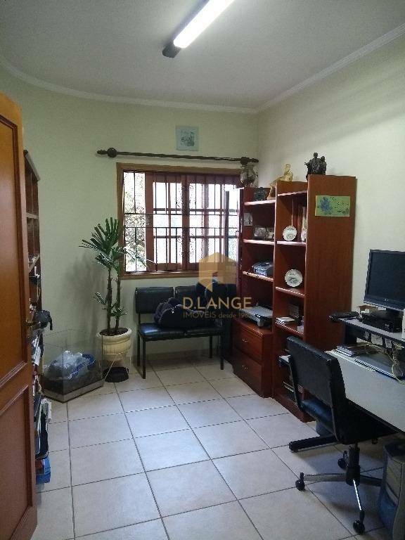 Casa à venda com 4 quartos, 210m² - Foto 18