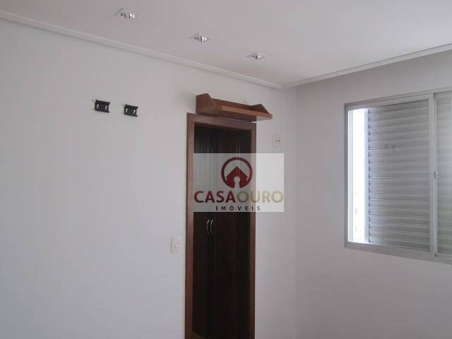 Apartamento à venda com 4 quartos, 140m² - Foto 17