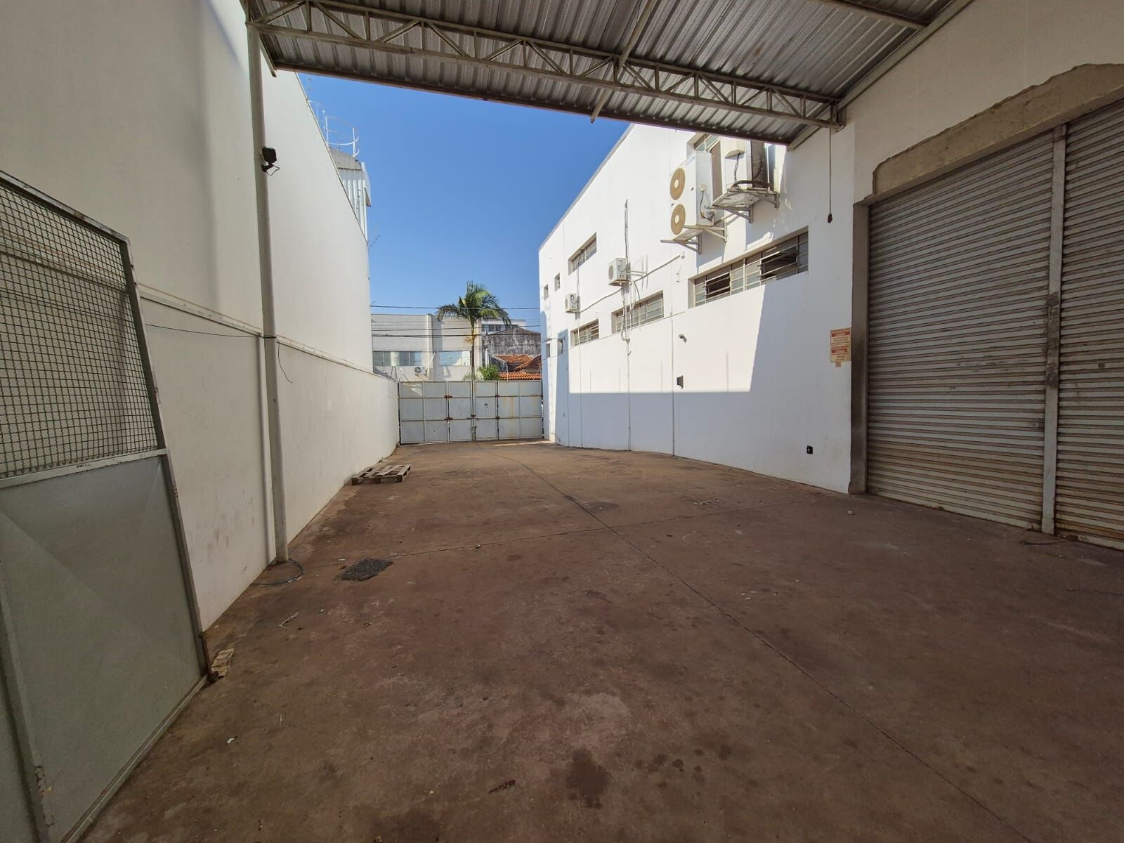 Depósito-Galpão-Armazém para alugar, 1600m² - Foto 15