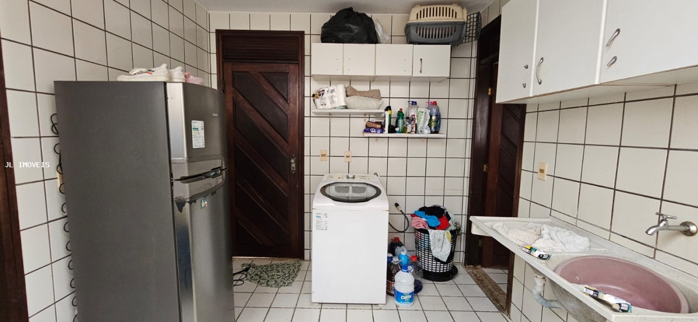 Casa para alugar com 4 quartos, 373m² - Foto 14