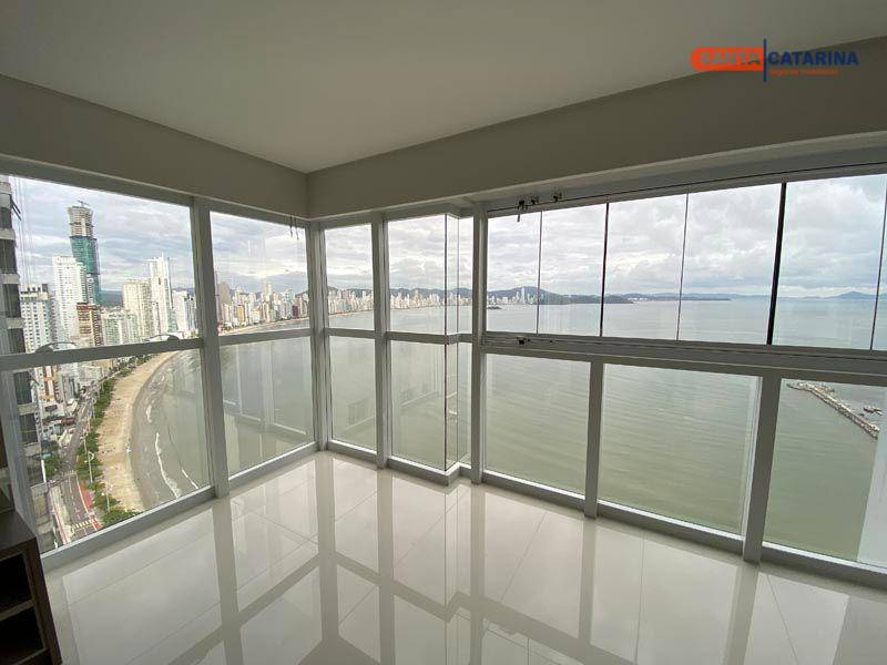 Apartamento à venda com 4 quartos, 237m² - Foto 4