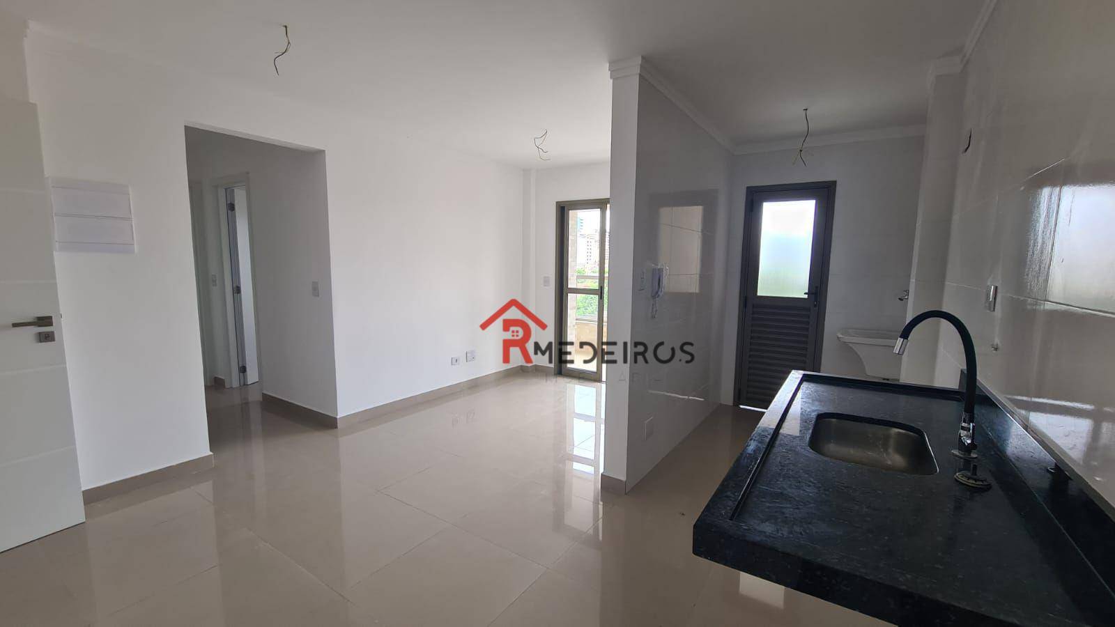 Apartamento à venda com 2 quartos, 77m² - Foto 3