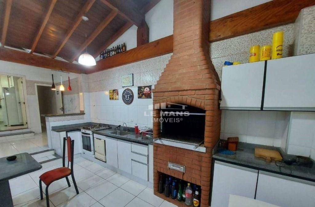 Casa à venda com 3 quartos, 200m² - Foto 3