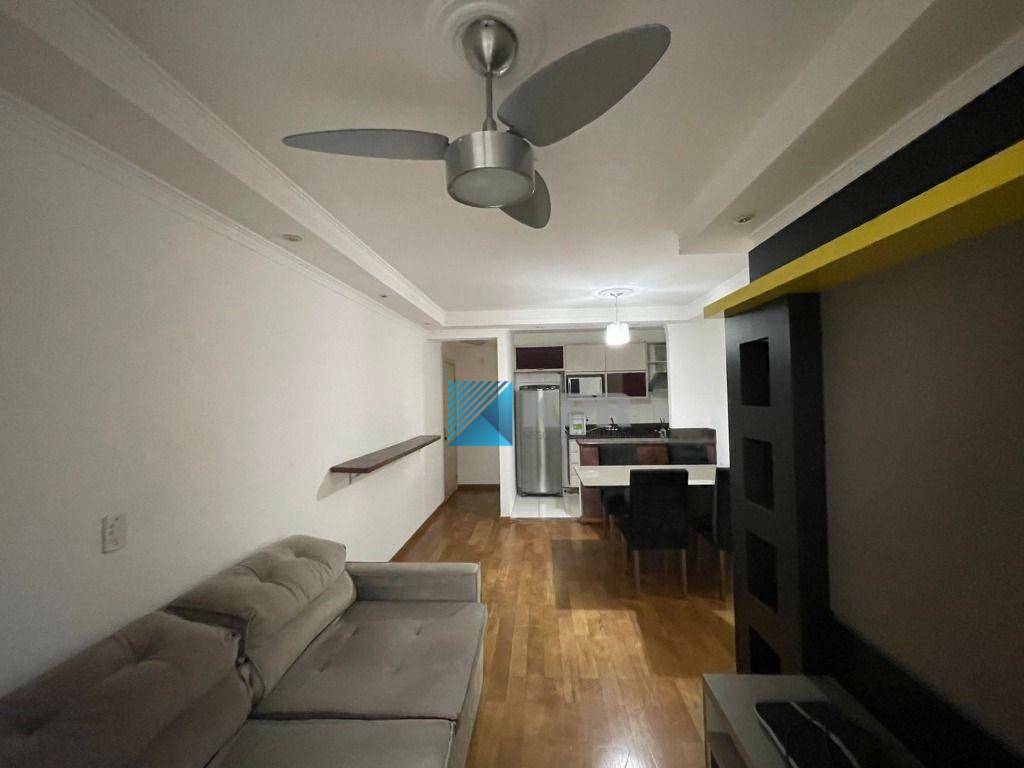 Apartamento à venda com 3 quartos, 73m² - Foto 2