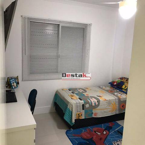 Apartamento à venda com 2 quartos, 61m² - Foto 2