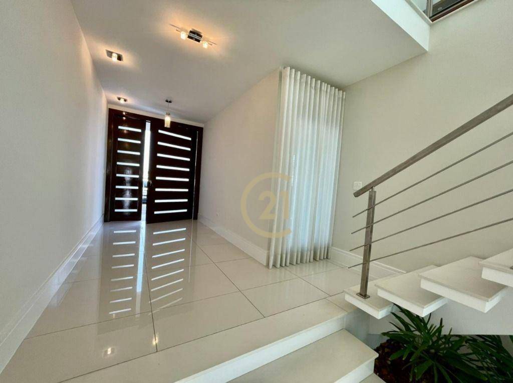 Casa de Condomínio para alugar com 3 quartos, 362m² - Foto 13