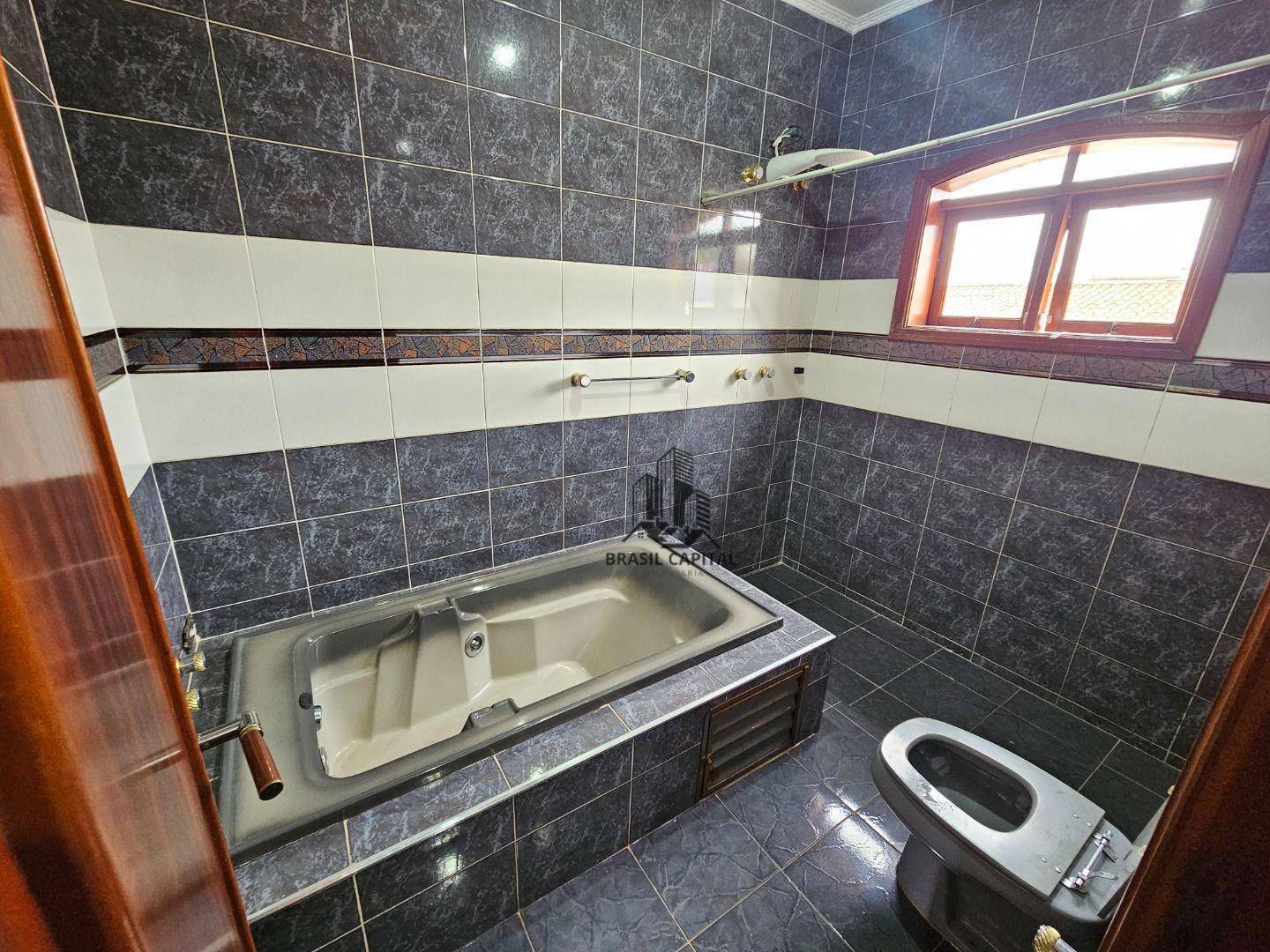 Sobrado à venda com 3 quartos, 300m² - Foto 9