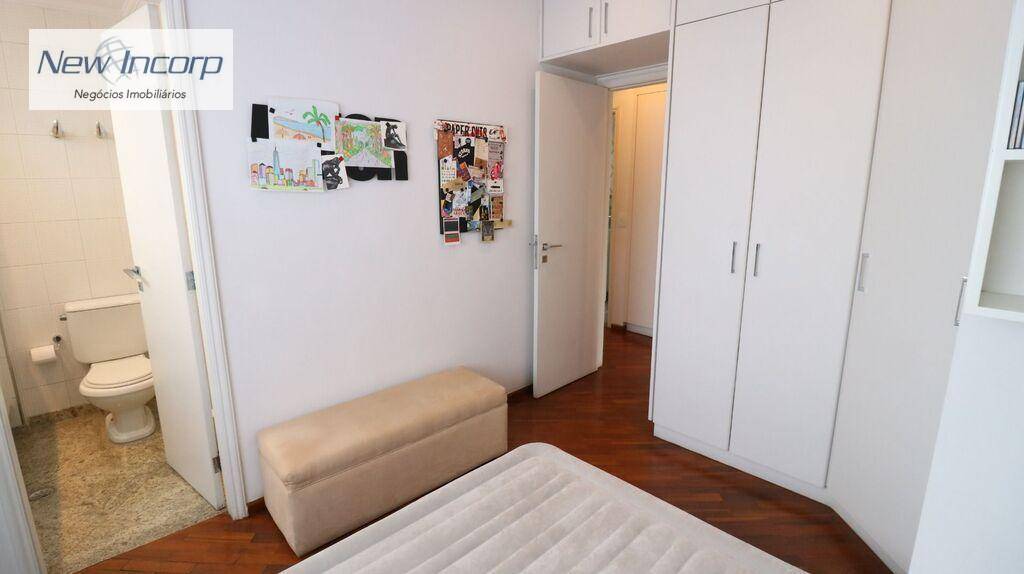 Apartamento à venda com 3 quartos, 162m² - Foto 11