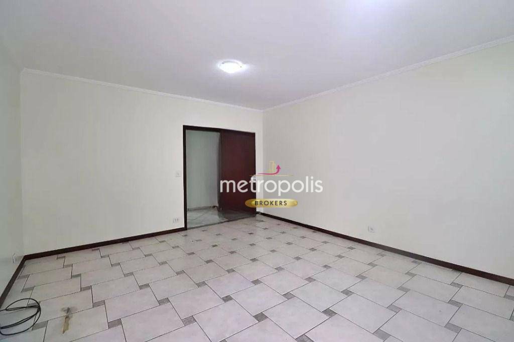 Casa de Condomínio para alugar com 4 quartos, 270m² - Foto 2