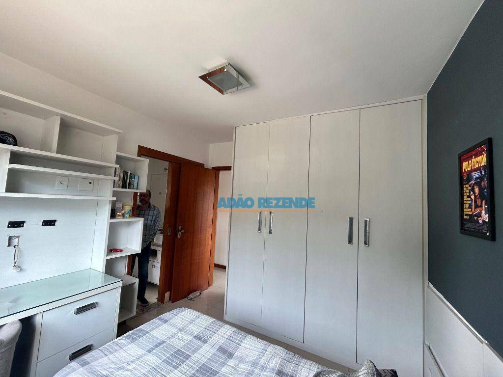Casa de Condomínio à venda com 4 quartos, 251m² - Foto 9