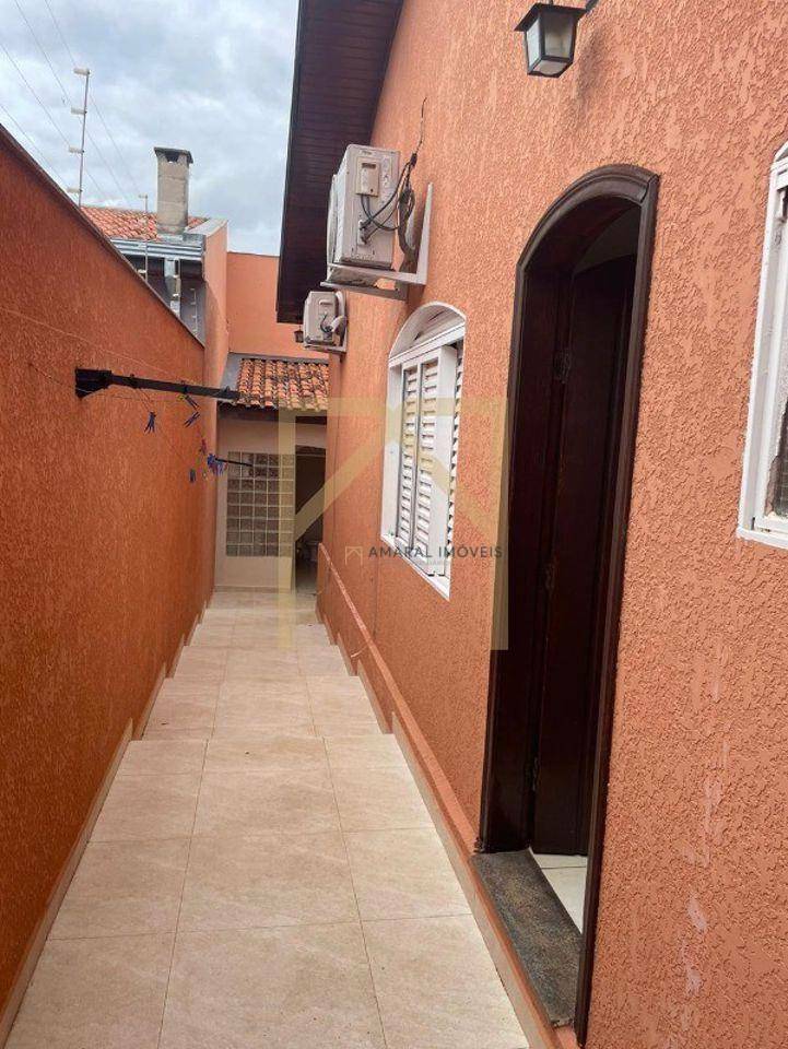 Casa à venda com 3 quartos, 200m² - Foto 14