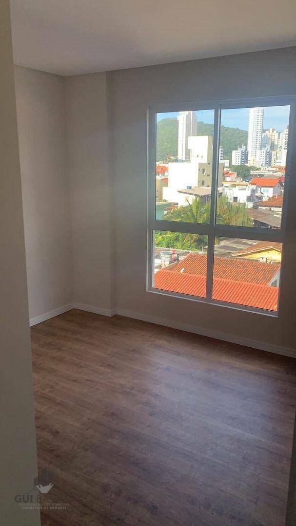 Apartamento à venda com 2 quartos, 70m² - Foto 11