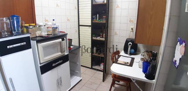 Apartamento à venda com 3 quartos, 91m² - Foto 3