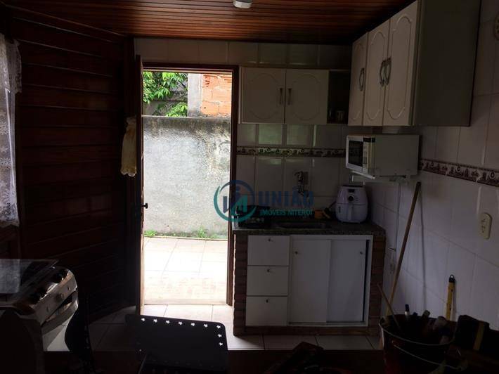 Casa à venda com 4 quartos, 140m² - Foto 12