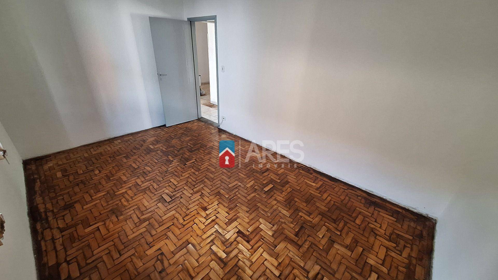 Casa para alugar com 2 quartos, 80m² - Foto 12