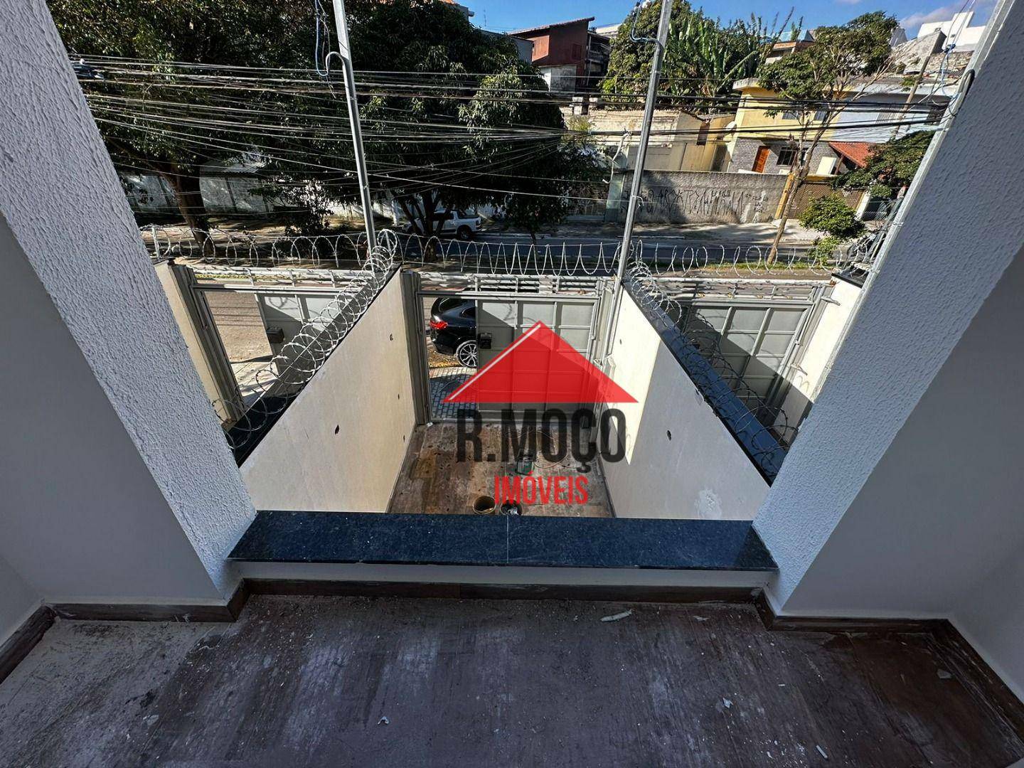 Sobrado à venda com 3 quartos, 130m² - Foto 1