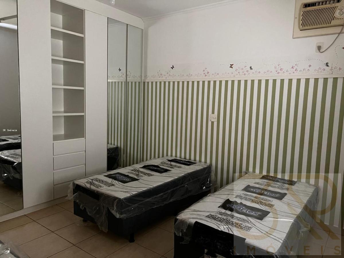 Casa para alugar com 3 quartos, 230m² - Foto 11