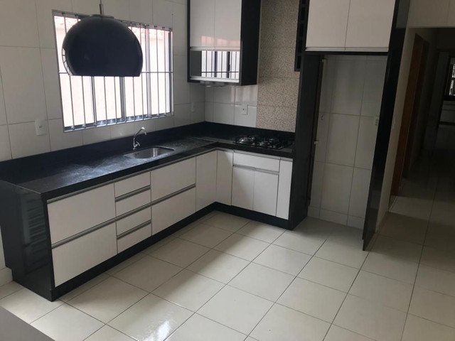 Casa à venda com 2 quartos, 100m² - Foto 3