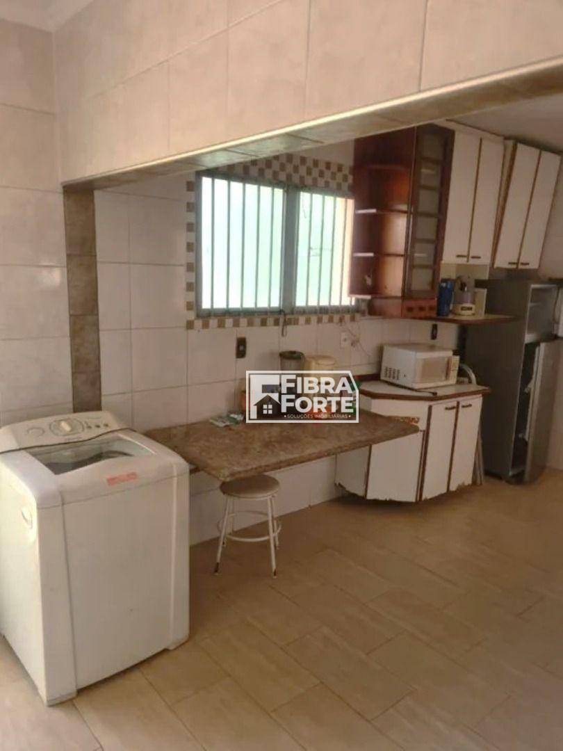 Casa para alugar com 4 quartos, 440m² - Foto 11