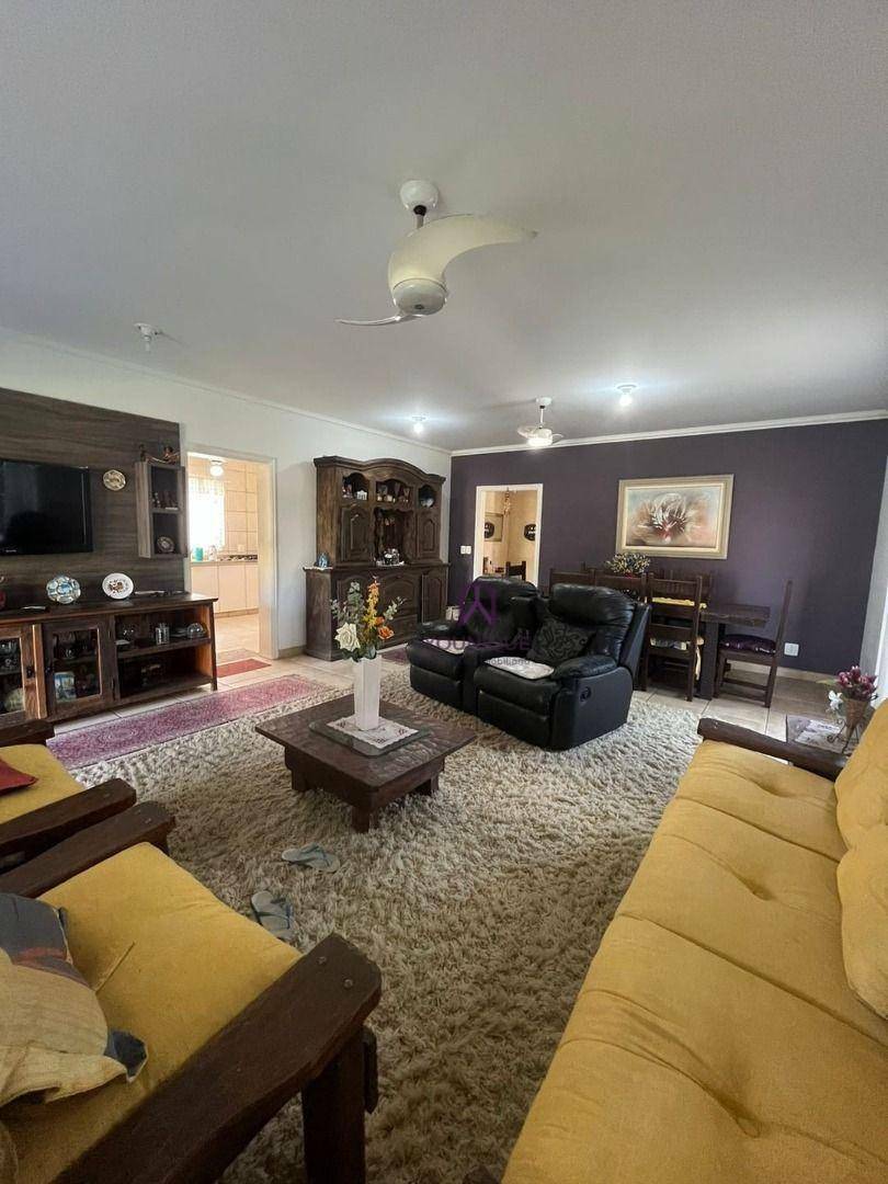 Casa à venda com 3 quartos, 236m² - Foto 17