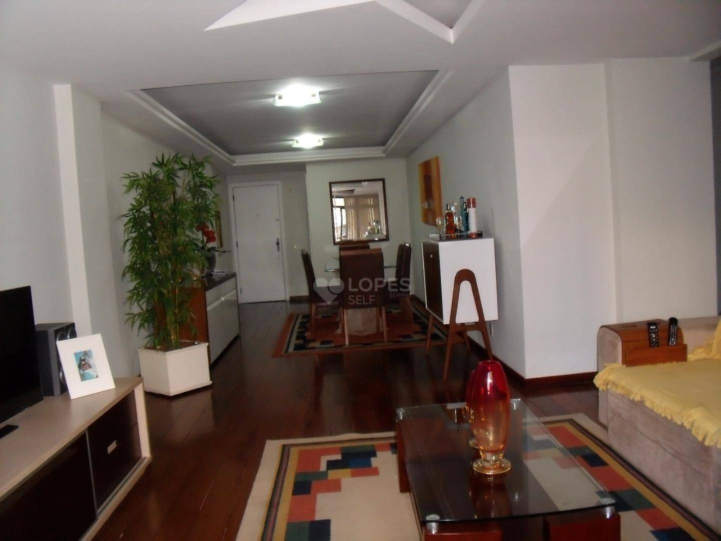 Apartamento à venda com 3 quartos, 110m² - Foto 2