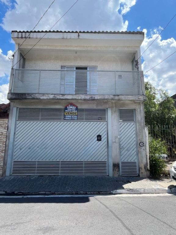 Sobrado à venda com 4 quartos, 180m² - Foto 1