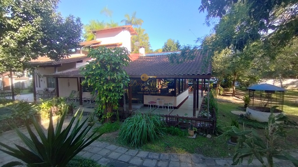 Casa à venda com 7 quartos, 3200m² - Foto 1