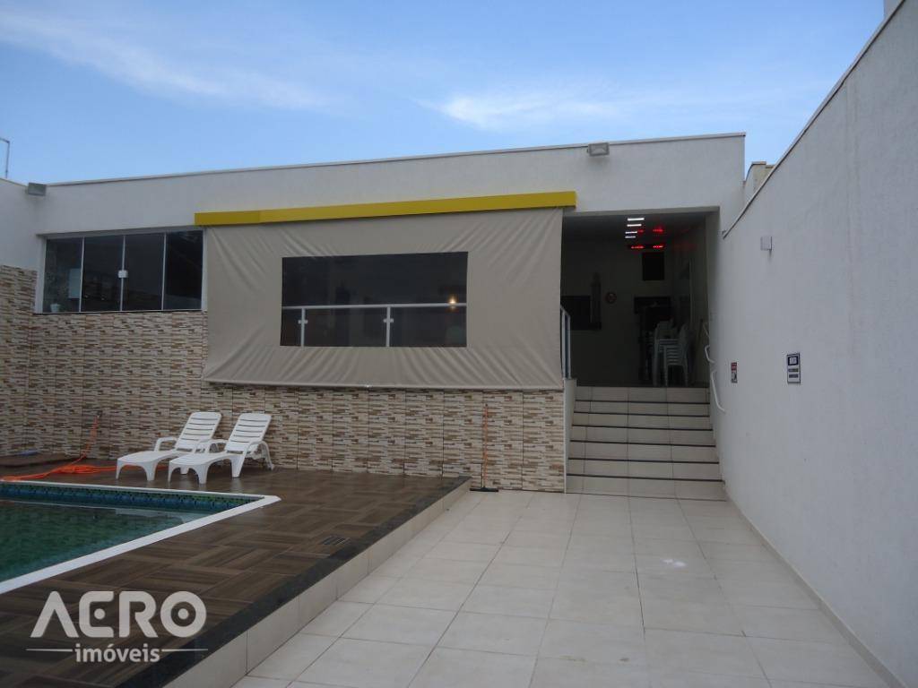 Casa à venda com 3 quartos, 200m² - Foto 3