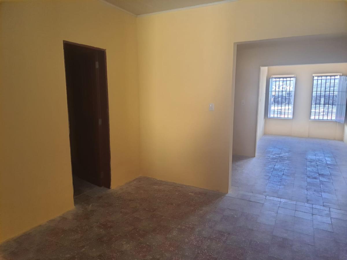 Casa para alugar com 4 quartos, 200m² - Foto 4