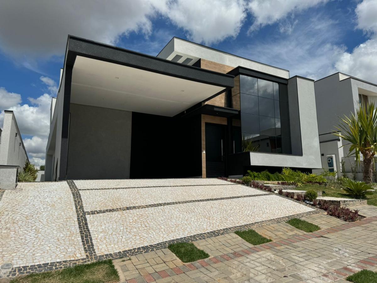 Casa de Condomínio à venda com 4 quartos, 259m² - Foto 3