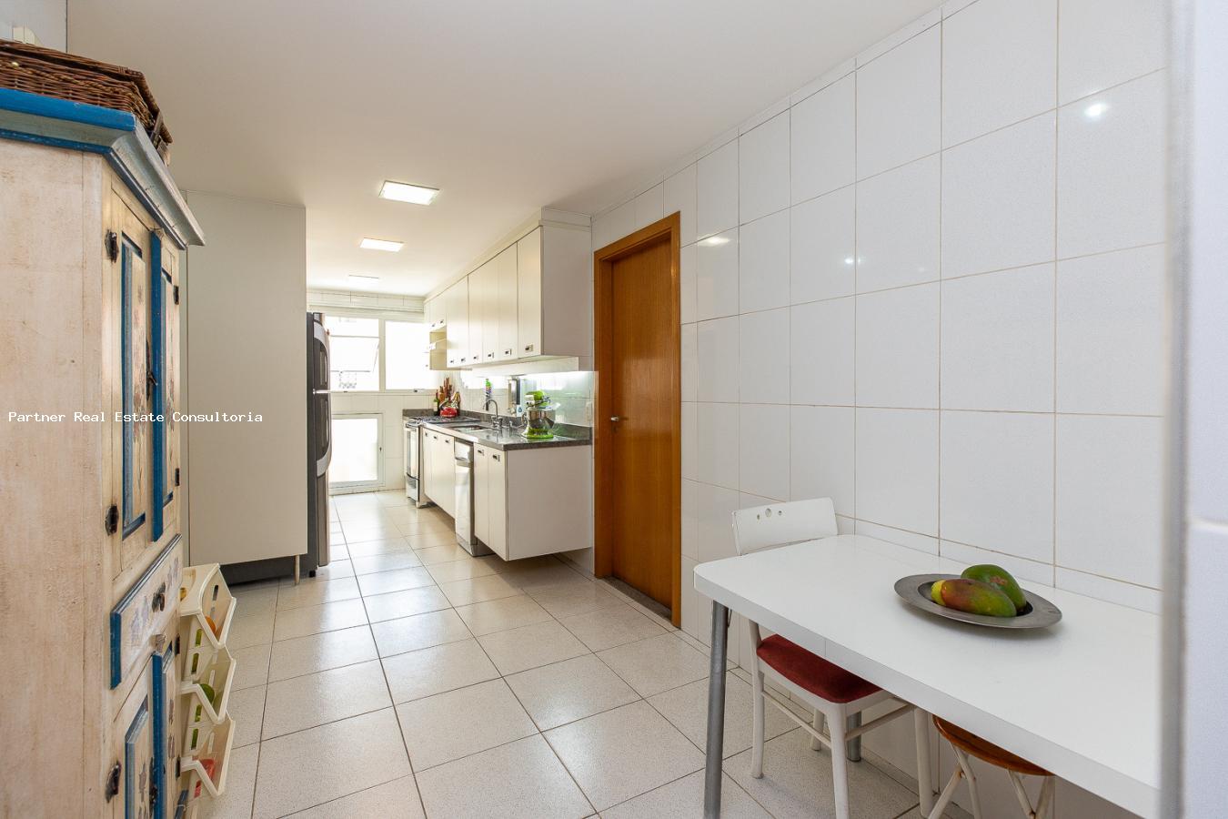 Apartamento à venda com 3 quartos, 188m² - Foto 23