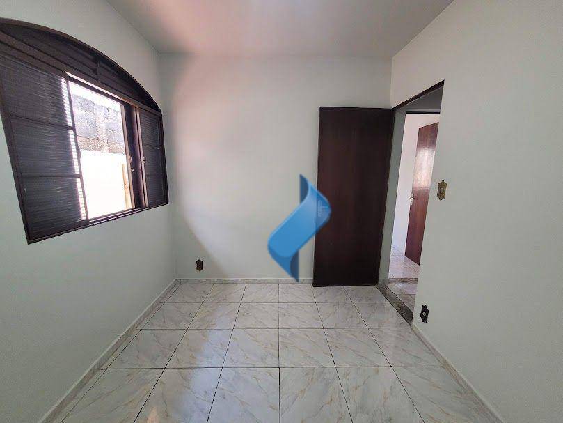 Casa para alugar com 3 quartos, 197m² - Foto 20