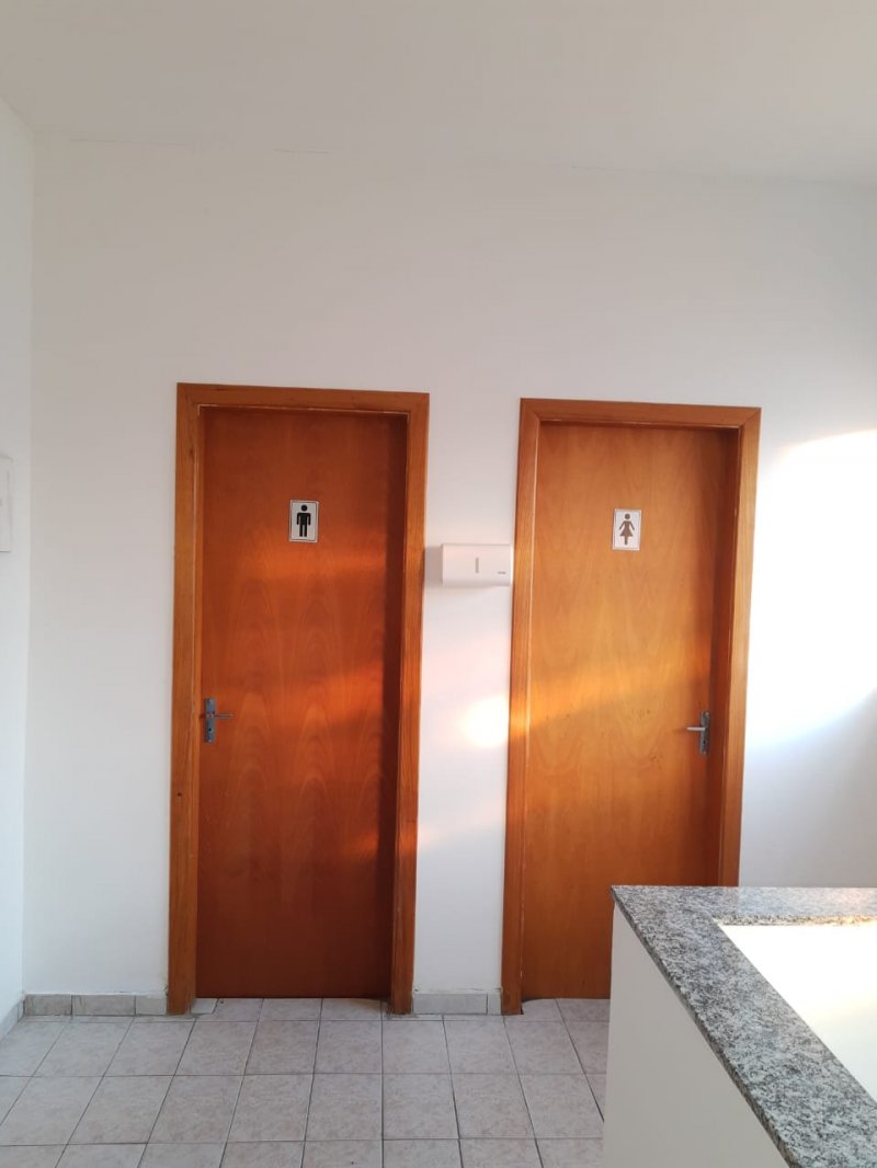 Prédio Inteiro para alugar com 6 quartos, 140m² - Foto 7