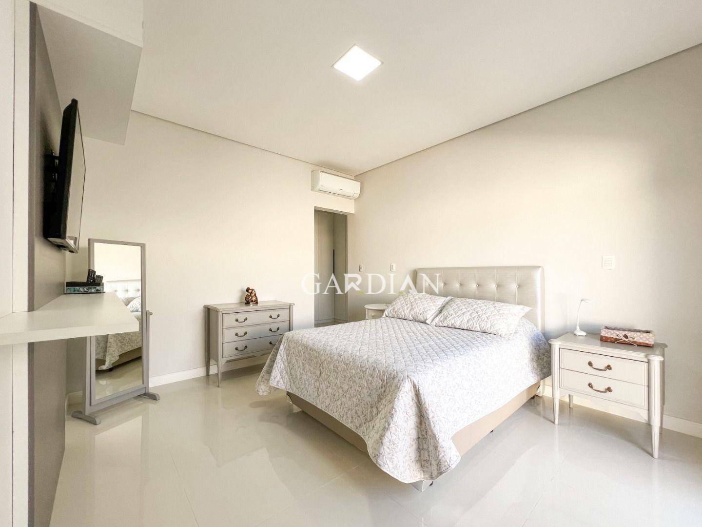 Casa de Condomínio à venda com 4 quartos, 236m² - Foto 28