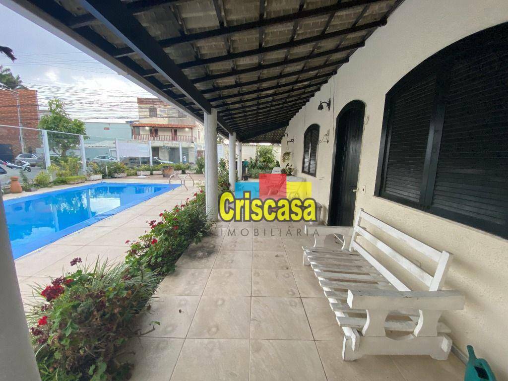 Casa à venda com 6 quartos, 250m² - Foto 3