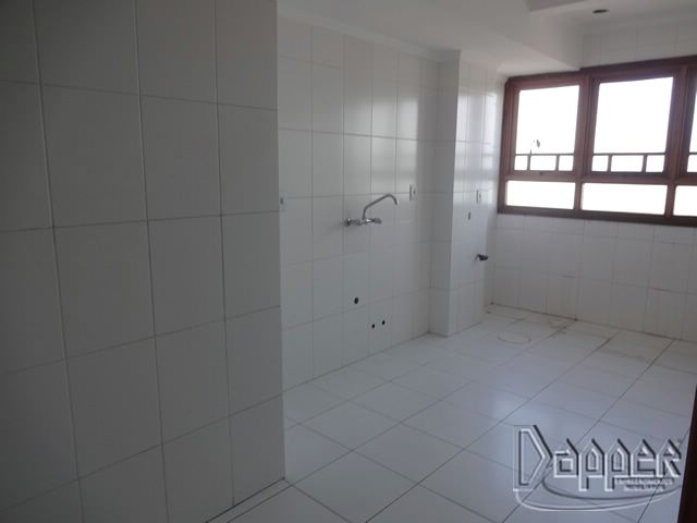 Apartamento para alugar com 4 quartos, 246m² - Foto 6