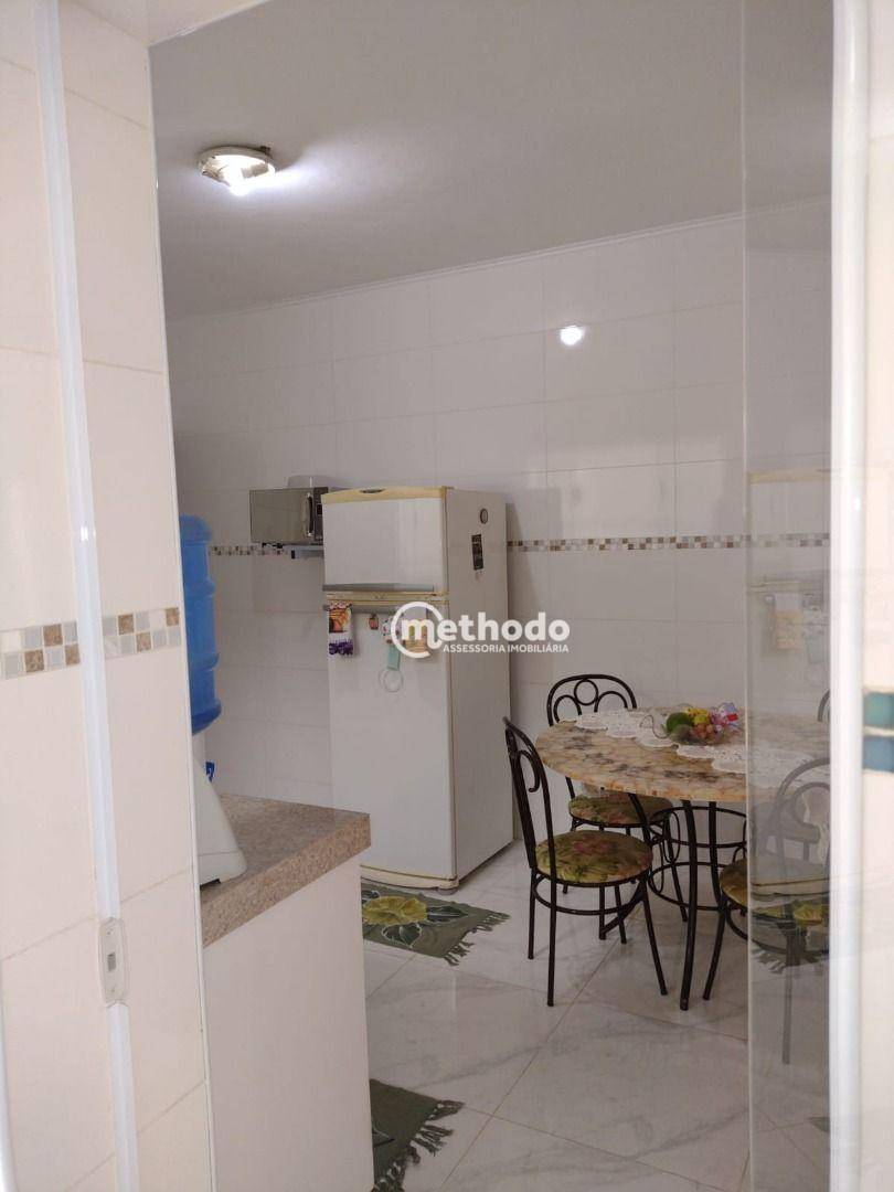 Casa à venda com 3 quartos, 240m² - Foto 8