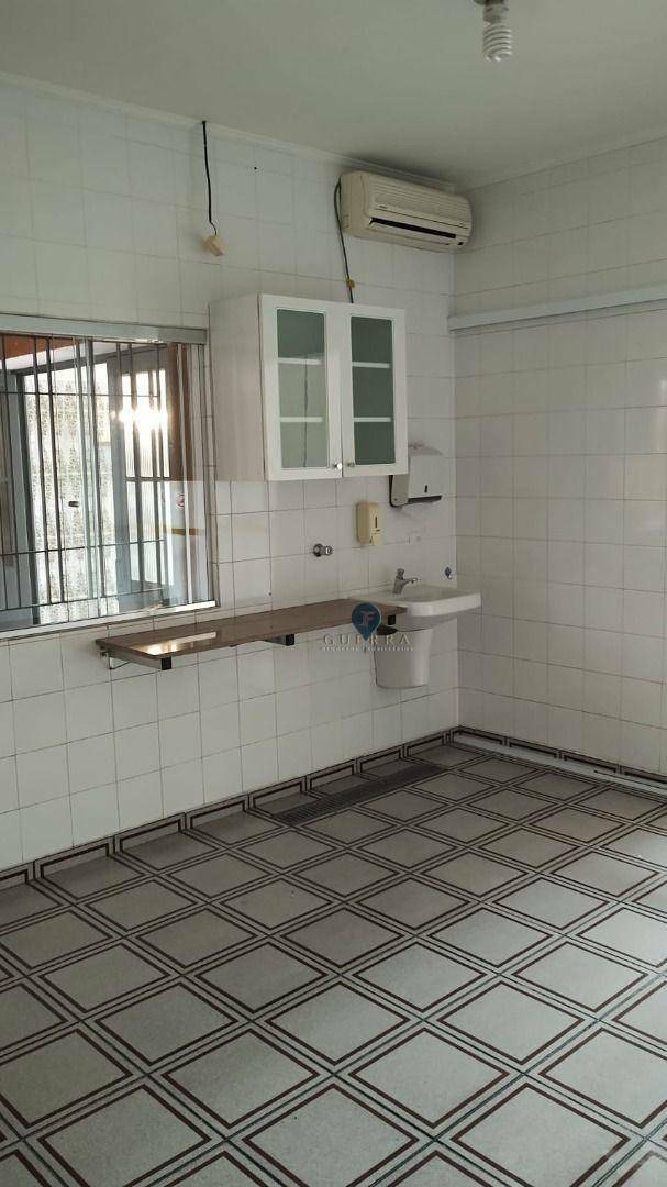 Casa para alugar com 8 quartos, 180m² - Foto 12