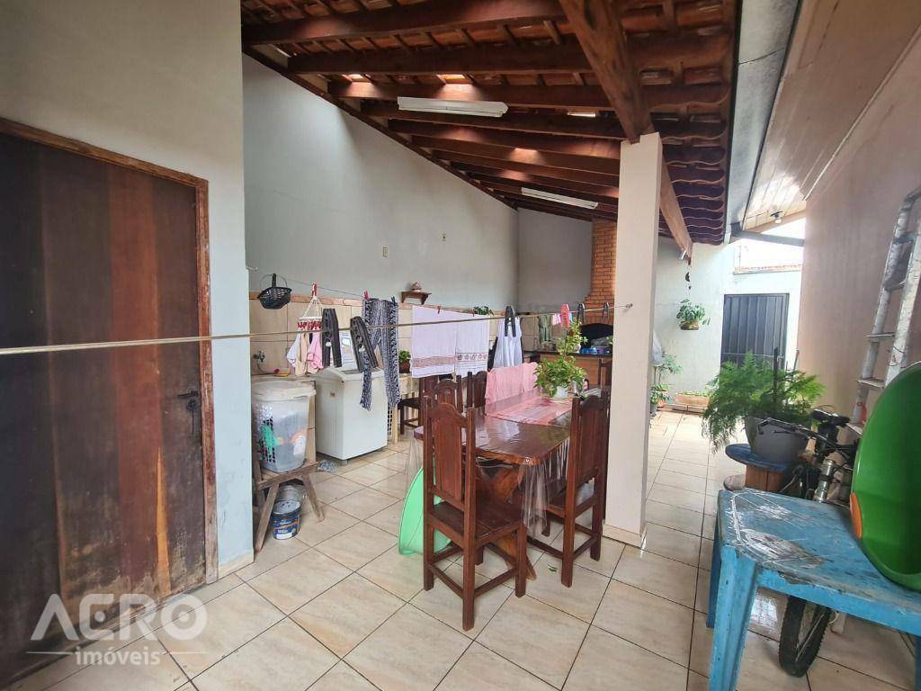 Casa à venda com 3 quartos, 215m² - Foto 17