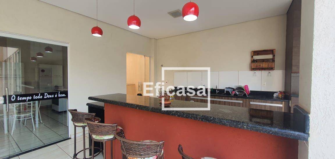 Casa à venda com 3 quartos, 230m² - Foto 11