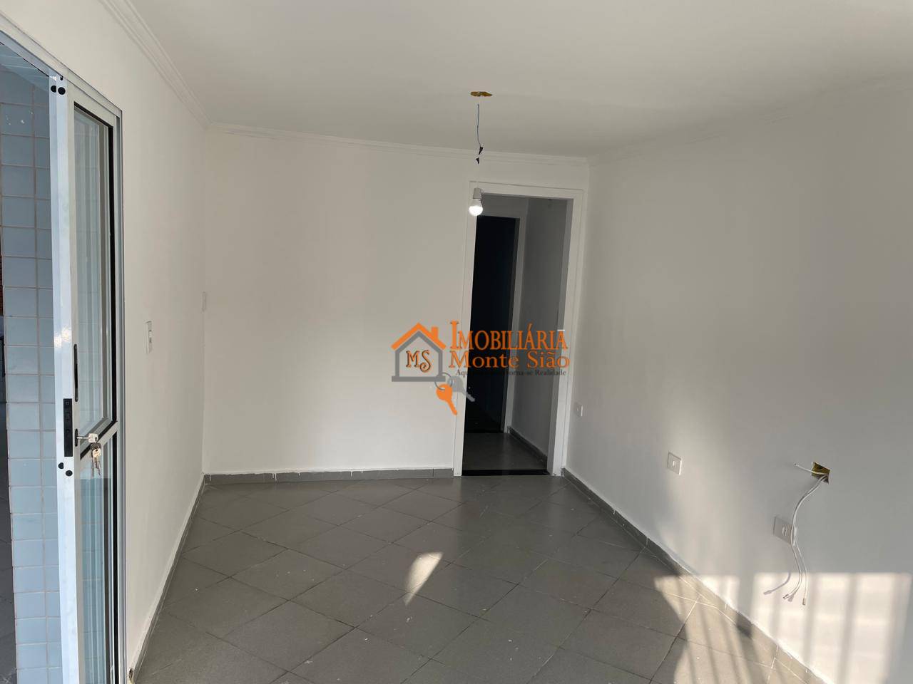 Casa à venda com 4 quartos, 101m² - Foto 2