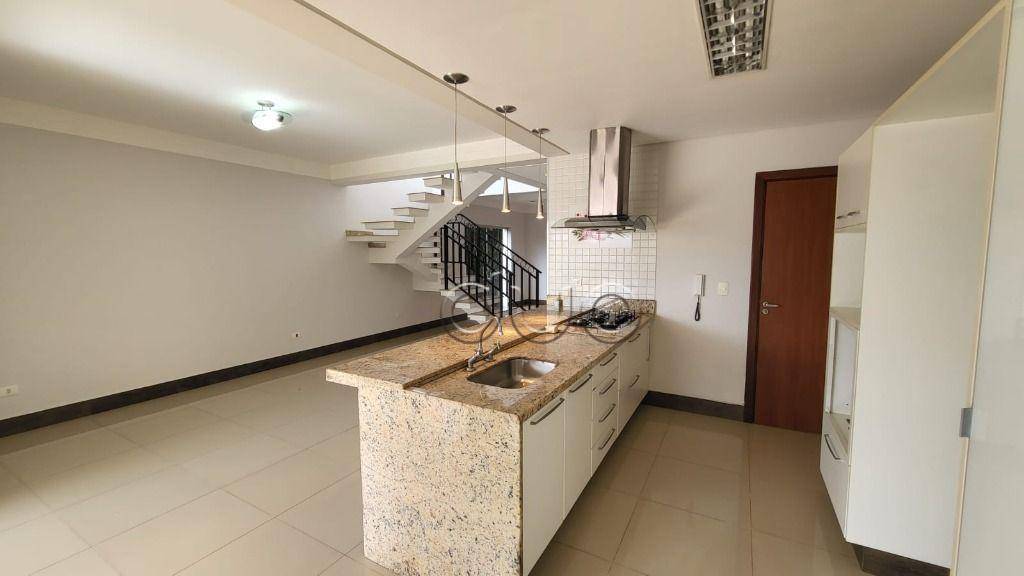 Casa de Condomínio para alugar com 3 quartos, 209m² - Foto 8