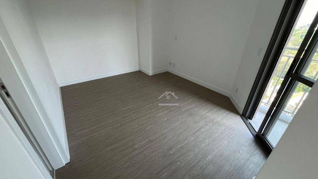 Apartamento à venda com 2 quartos, 60m² - Foto 11